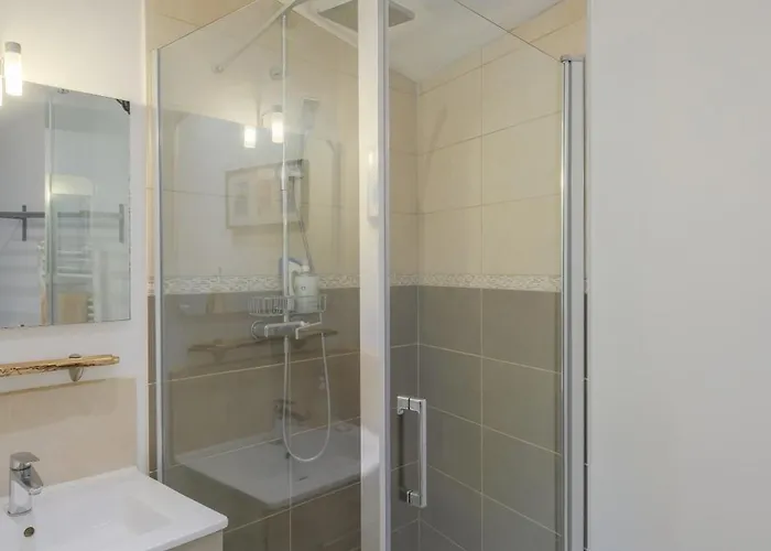 Les D'alienor, Jasmin Lejlighed Pessac