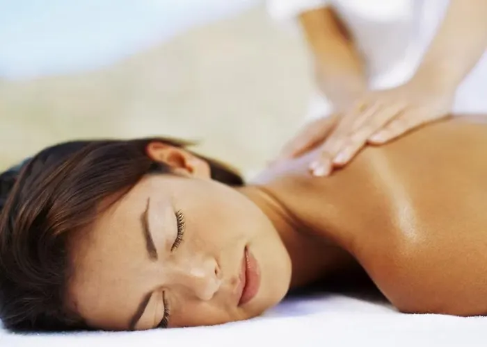 Les D'alienor, Jasmin Lejlighed